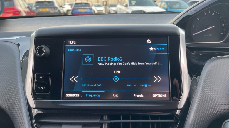 Peugeot 208 1.2 PureTech 82 Signature 5dr [Start Stop] Petrol Hatchback